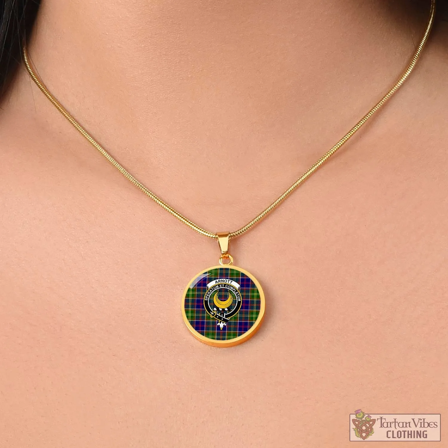 Arnott Tartan Circle Necklace with Family Crest