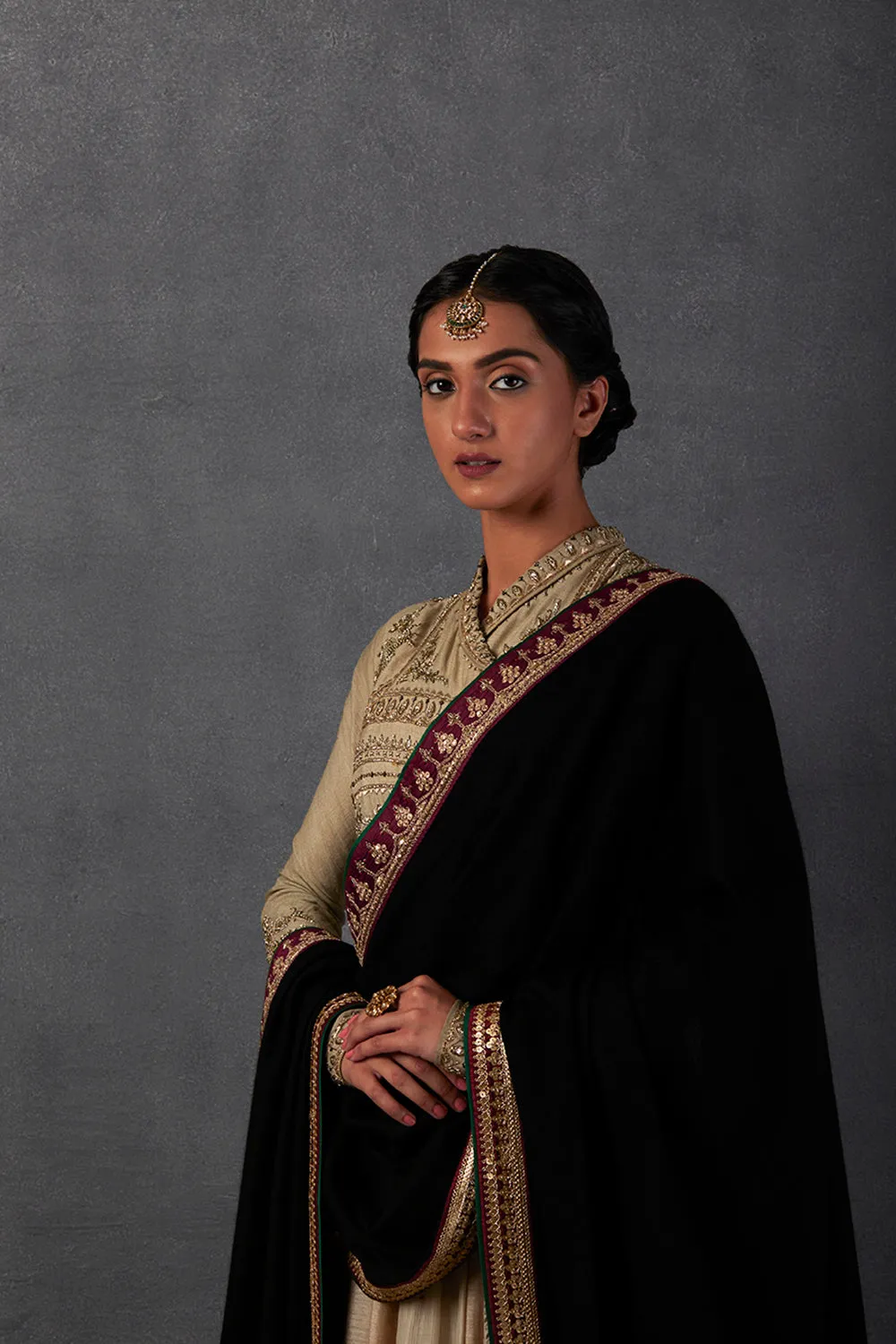 Black Woolen Embroidered Shawl  ( Dus-70 )